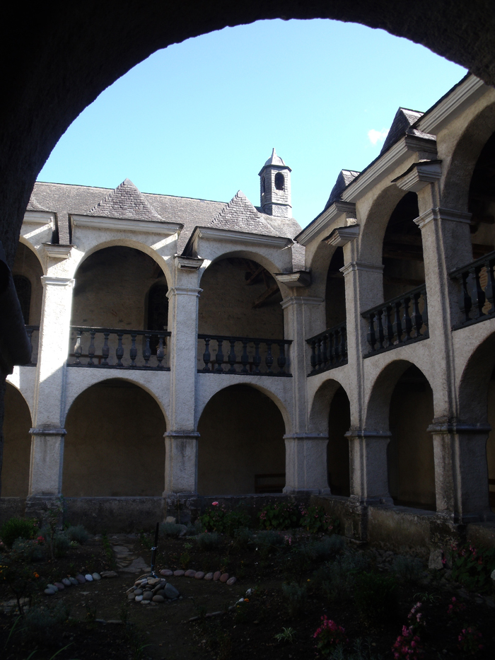 Le cloître de Sarrance